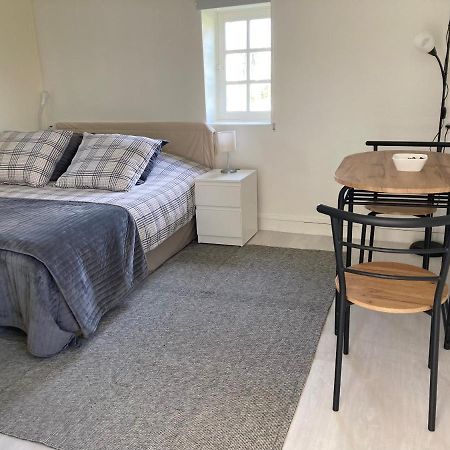 فيلا Tiny House Du Haras Cour Lozey Sainte-Marguerite-des-Loges المظهر الخارجي الصورة