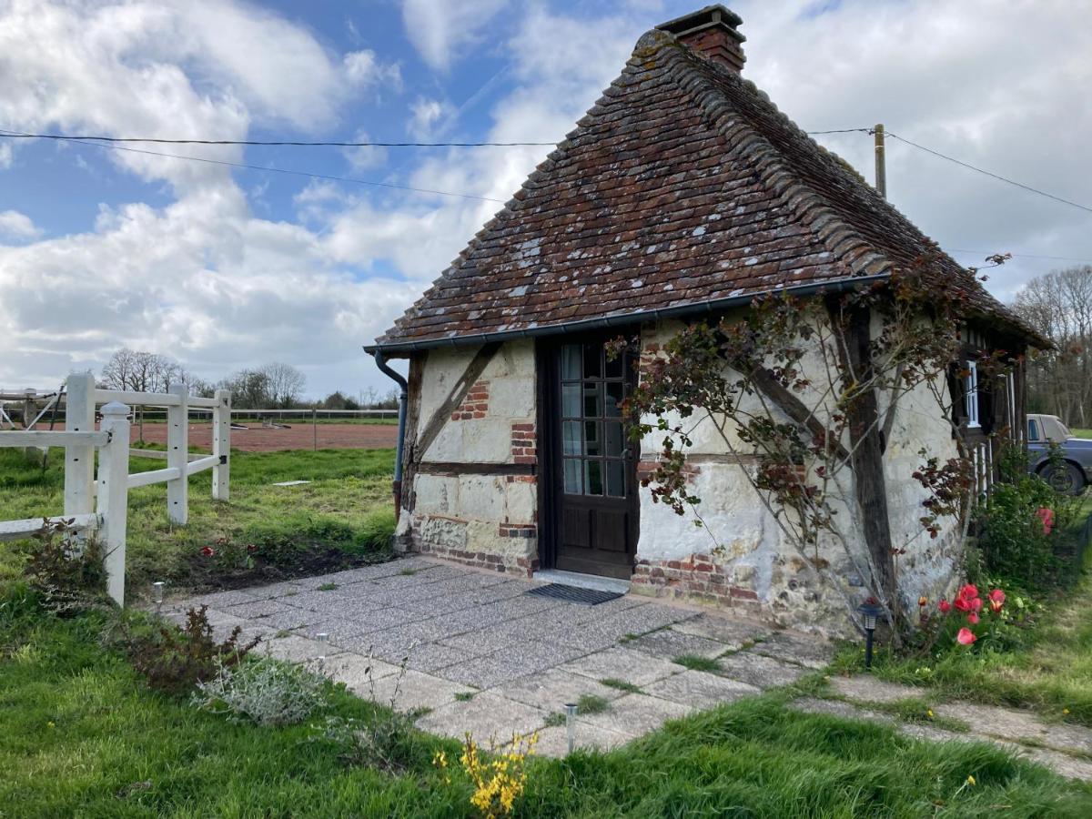 فيلا Tiny House Du Haras Cour Lozey Sainte-Marguerite-des-Loges المظهر الخارجي الصورة